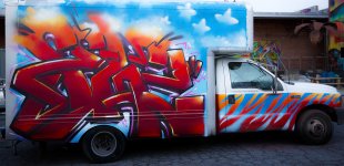 self-uno-selfuno-graffiti-truck-dtla-painting-piece-burner-january-2016-sm.jpg