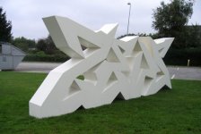 Graffiti_Sculpture_by_Mikael_Madsen_2006_-_Vodskov,_Denmark.jpg