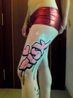 girls_with_graffiti_body_art_640_21.jpg