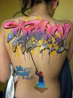 girls_with_graffiti_body_art_640_12.jpg