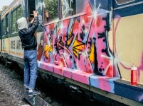EINE-STADT-WIRD-BUNT_sof12457_vk01-e1635090862790.jpg