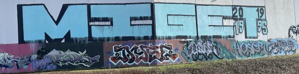 epic-wall-of-graffiti-v0-pjn18j1ch3xc1.jpg