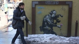 [p] Banksy under glass~01.jpg